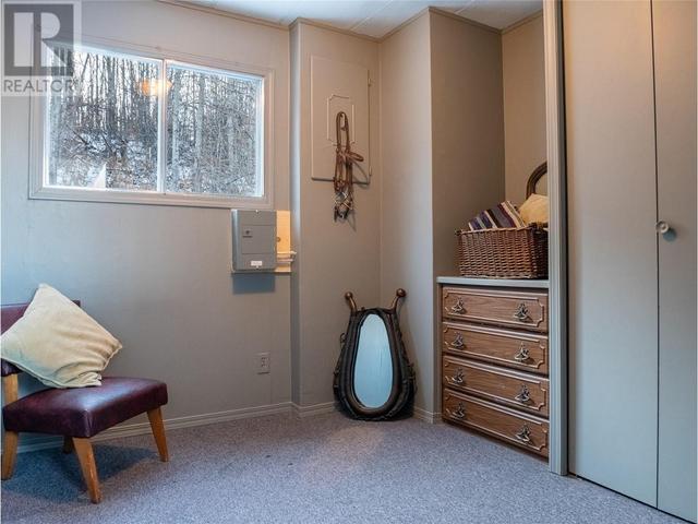 13169 Mckinnon Subdivision, House other with 3 bedrooms, 1 bathrooms and null parking in Peace River D BC | Image 7