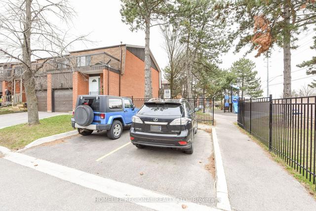 27 - 750 Burnhamthorpe Rd E, Townhouse with 3 bedrooms, 2 bathrooms and 2 parking in Mississauga ON | Image 32
