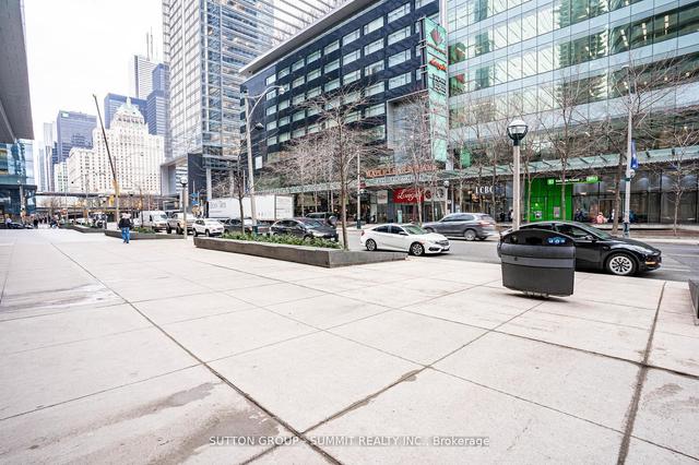 1707 - 14 York St, Condo with 1 bedrooms, 1 bathrooms and 0 parking in Toronto ON | Image 12