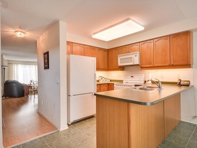 th38 - 38 Fairview Rd W, Townhouse with 3 bedrooms, 3 bathrooms and 1 parking in Mississauga ON | Image 6