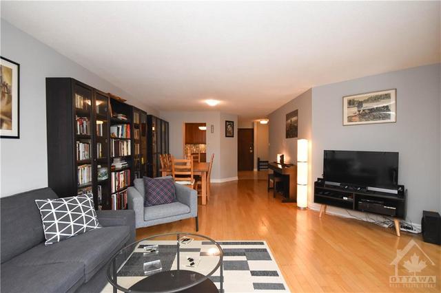 809 - 151 Bay Street, Condo with 3 bedrooms, 2 bathrooms and 1 parking in Ottawa ON | Image 6