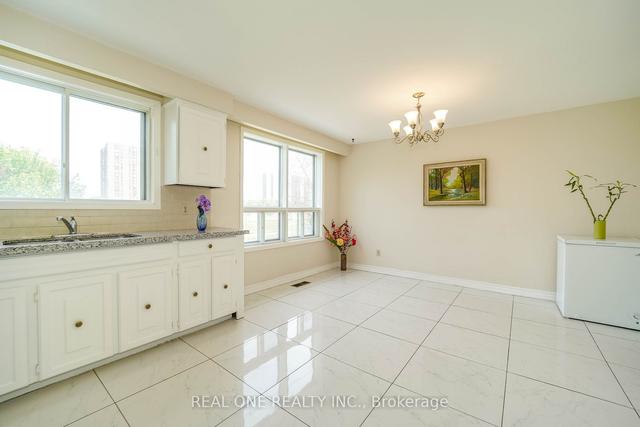 26 Ellenhall Sq, House detached with 4 bedrooms, 4 bathrooms and 4 parking in Toronto ON | Image 7