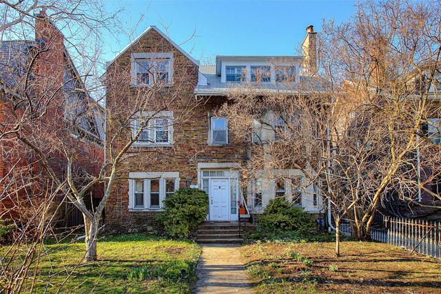 16 Edgar Ave, House detached with 6 bedrooms, 4 bathrooms and 3 parking in Toronto ON | Image 1