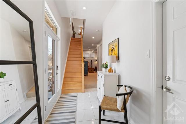 100 Lionel Private, Townhouse with 2 bedrooms, 3 bathrooms and 3 parking in Ottawa ON | Image 4