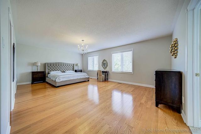 5171 Rothesay Crt, House detached with 4 bedrooms, 5 bathrooms and 12 parking in Mississauga ON | Image 6