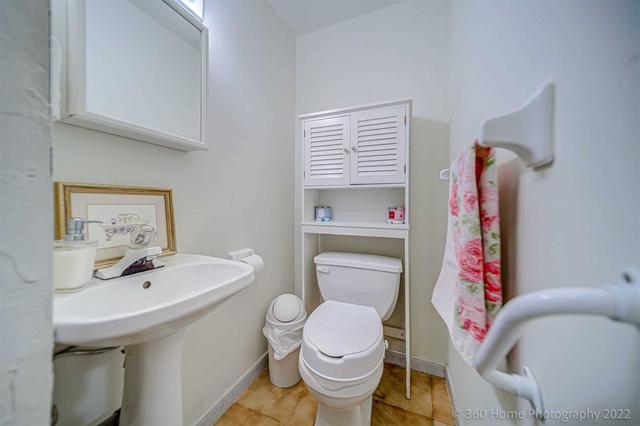 195 Oakmount Rd, House detached with 3 bedrooms, 4 bathrooms and 4 parking in Toronto ON | Image 9