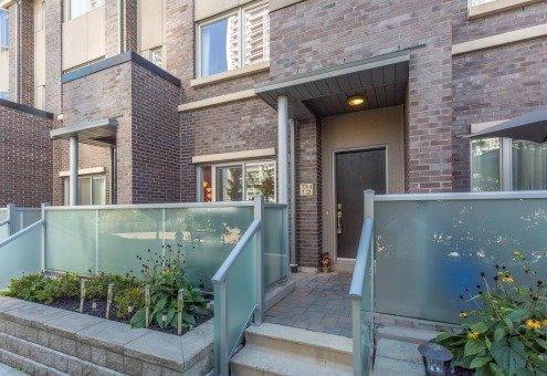 th #12 - 310 Village Green Sq, Townhouse with 3 bedrooms, 3 bathrooms and 2 parking in Toronto ON | Image 3