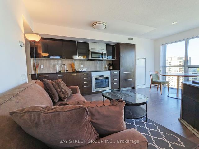 1812 - 5168 Yonge St, Condo with 2 bedrooms, 2 bathrooms and 1 parking in Toronto ON | Image 2