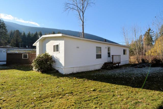 22 - 1000 Innes Street W, Home with 3 bedrooms, 2 bathrooms and 2 parking in Nelson BC | Image 31