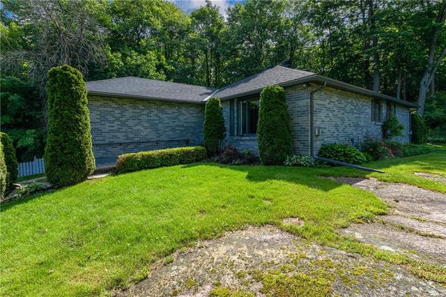475 King Street W, House detached with 3 bedrooms, 2 bathrooms and 4 parking in Brockville ON | Image 6