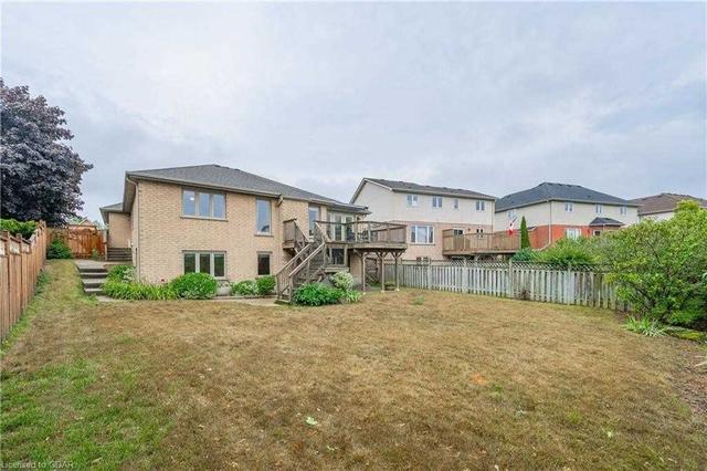 8 Elderberry Crt, House detached with 1 bedrooms, 3 bathrooms and 6 parking in Guelph ON | Image 6