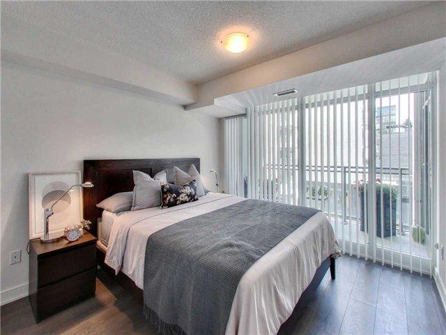 1003 - 525 Adelaide St W, Condo with 2 bedrooms, 2 bathrooms and 1 parking in Toronto ON | Image 11