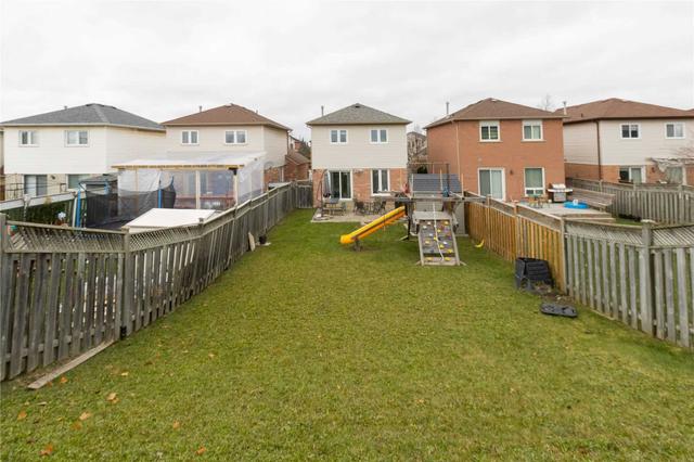34 Nectarine Cres, House detached with 3 bedrooms, 3 bathrooms and 4 parking in Brampton ON | Image 14