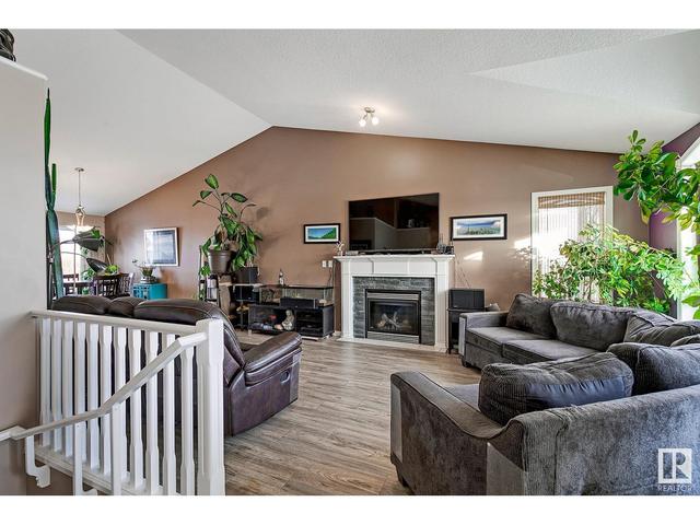 5502 53 St, House detached with 3 bedrooms, 2 bathrooms and null parking in Mundare AB | Image 4