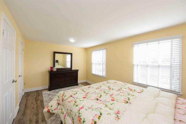 18 Crawford Dr, House semidetached with 3 bedrooms, 4 bathrooms and 3 parking in Brampton ON | Image 14