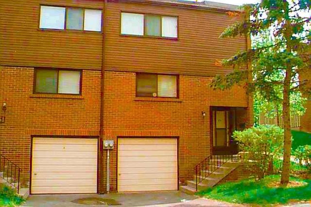29 Burnt Meadoway, Townhouse with 4 bedrooms, 3 bathrooms and 2 parking in Toronto ON | Image 1