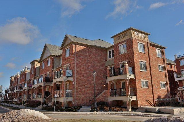 2 - 2464 Post Rd, Townhouse with 2 bedrooms, 2 bathrooms and 1 parking in Oakville ON | Image 2