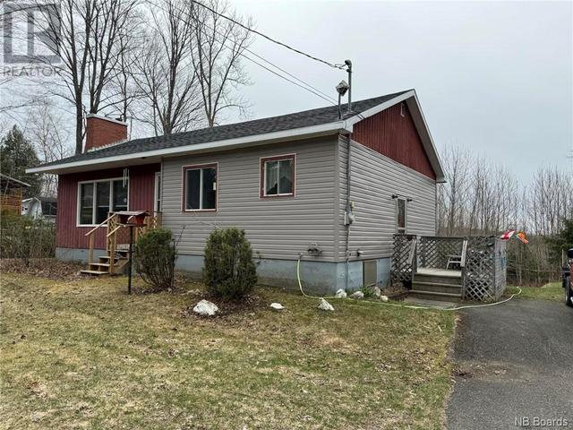 116 Hospital Street, House detached with 3 bedrooms, 1 bathrooms and null parking in Bath NB | Image 1