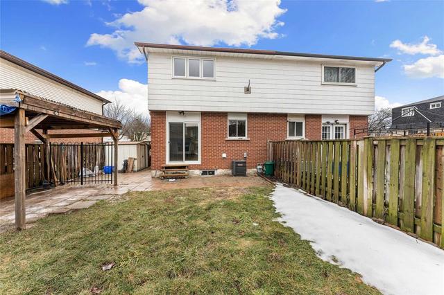 395 Vancouver Cres, House semidetached with 3 bedrooms, 4 bathrooms and 3 parking in Oshawa ON | Image 21