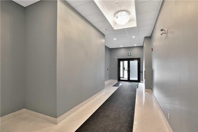 205 - 34 Plains Rd E, Condo with 2 bedrooms, 2 bathrooms and 2 parking in Burlington ON | Image 3
