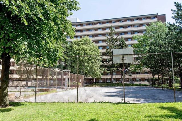 702 - 3533 Derry Rd, Condo with 2 bedrooms, 1 bathrooms and 1 parking in Mississauga ON | Image 12