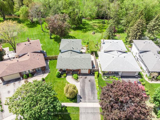 310 Lorindale Dr, House detached with 3 bedrooms, 2 bathrooms and 5 parking in Oshawa ON | Image 30