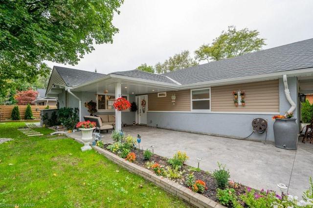 711 Westmount Road W, House detached with 2 bedrooms, 3 bathrooms and 4 parking in Kitchener ON | Image 6