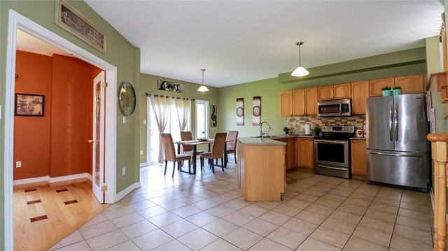 185 Madelaine Dr, House detached with 4 bedrooms, 3 bathrooms and 4 parking in Barrie ON | Image 2