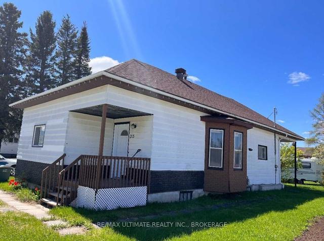 213 14th Ave, House detached with 3 bedrooms, 2 bathrooms and 4 parking in Cochrane ON | Image 6