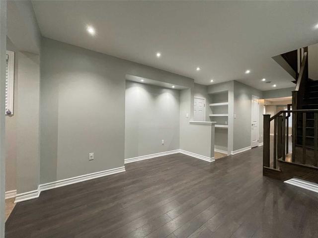 1576 Gainer Cres, House attached with 3 bedrooms, 3 bathrooms and 2 parking in Milton ON | Image 37