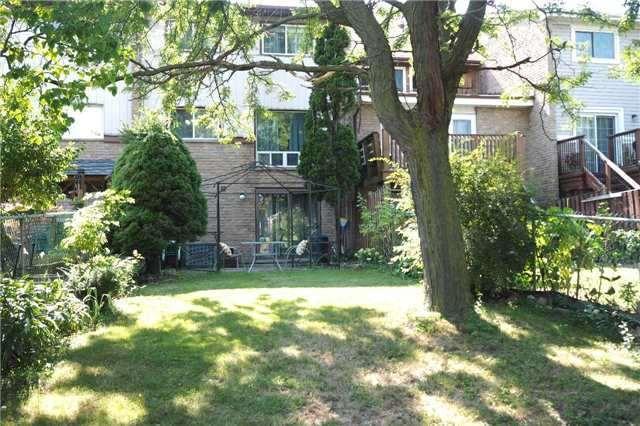 86 Croach Cres, House attached with 3 bedrooms, 3 bathrooms and 1 parking in Toronto ON | Image 20