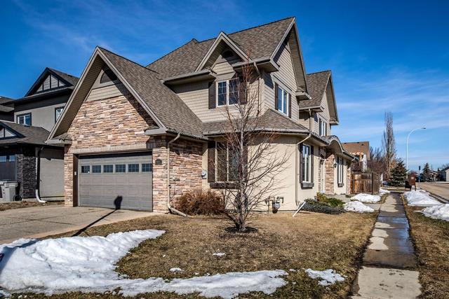 9002 60 Avenue, House detached with 5 bedrooms, 4 bathrooms and 2 parking in Grande Prairie AB | Image 2