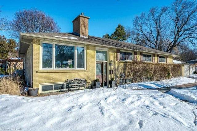 964 Weller St, House detached with 4 bedrooms, 3 bathrooms and 6 parking in Peterborough ON | Image 3