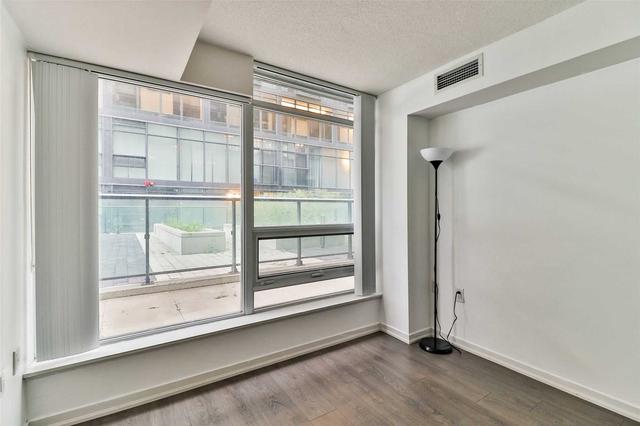 w710 - 36 Lisgar St, Condo with 2 bedrooms, 1 bathrooms and 1 parking in Toronto ON | Image 10