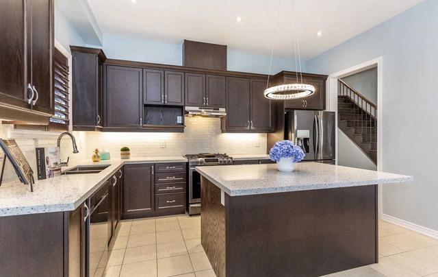 5 Monument Tr, House detached with 4 bedrooms, 4 bathrooms and 5 parking in Brampton ON | Image 5