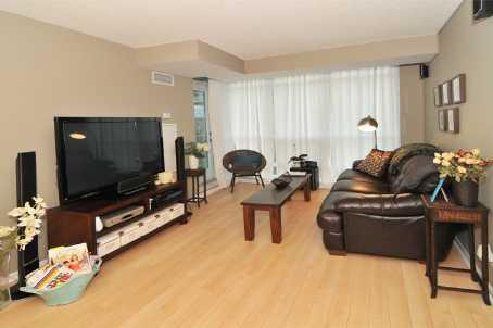 512 - 185 Legion Rd, Condo with 2 bedrooms, 2 bathrooms and 1 parking in Toronto ON | Image 5