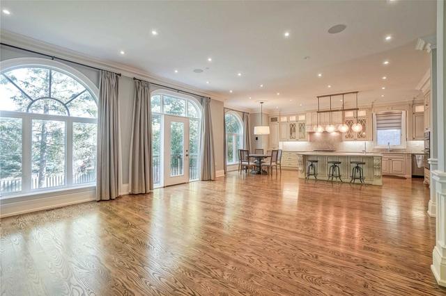 206 Dunforest Ave, House detached with 4 bedrooms, 6 bathrooms and 6 parking in Toronto ON | Image 2