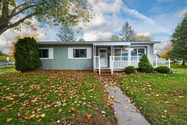 25 Broadway Ave, House detached with 3 bedrooms, 1 bathrooms and 2 parking in Innisfil ON | Image 1