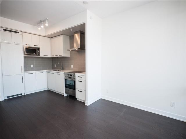 S913 - 120 Bayview Ave, Condo with 1 bedrooms, 1 bathrooms and null parking in Toronto ON | Image 4