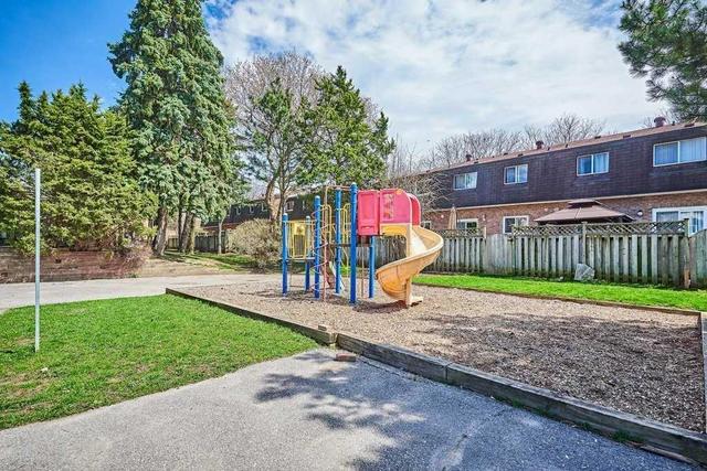 40 Randall Dr, Townhouse with 3 bedrooms, 2 bathrooms and 2 parking in Ajax ON | Image 18