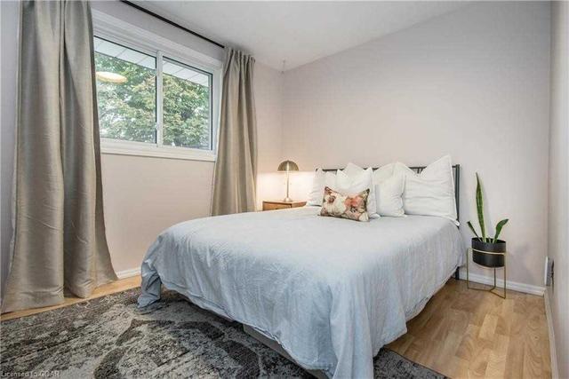 119 Hadati Rd, House detached with 3 bedrooms, 1 bathrooms and 3 parking in Guelph ON | Image 17