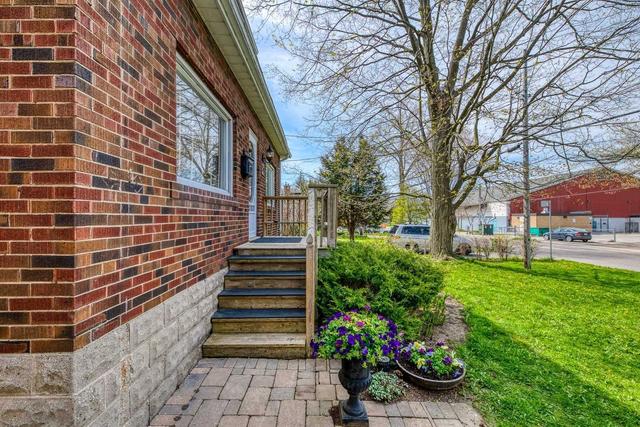 54 Arcadian Circ, House detached with 4 bedrooms, 2 bathrooms and 8 parking in Toronto ON | Image 23