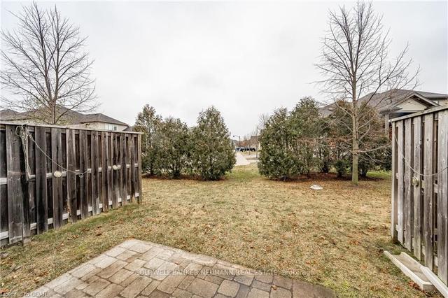 86 Lambeth Way, Townhouse with 3 bedrooms, 3 bathrooms and 2 parking in Guelph ON | Image 31