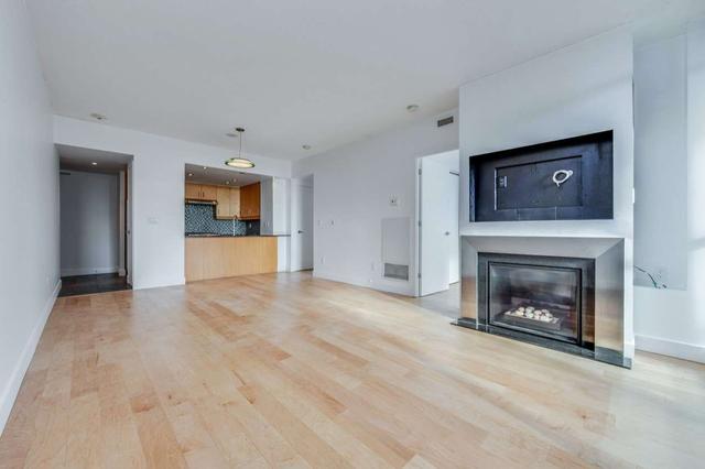 2206 - 285 Mutual St, Condo with 2 bedrooms, 1 bathrooms and 1 parking in Toronto ON | Image 1