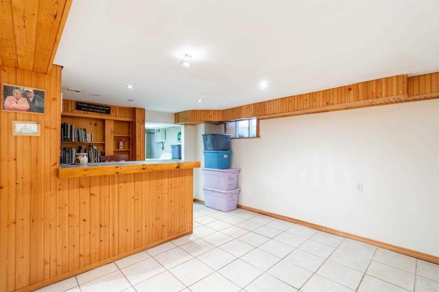 130 Corman Ave, House detached with 3 bedrooms, 2 bathrooms and 5 parking in Hamilton ON | Image 21