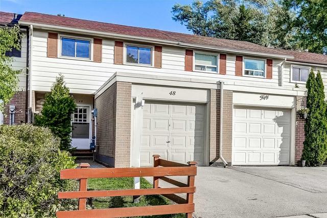 48 Onslow Crt, House attached with 3 bedrooms, 2 bathrooms and 2 parking in Oakville ON | Card Image