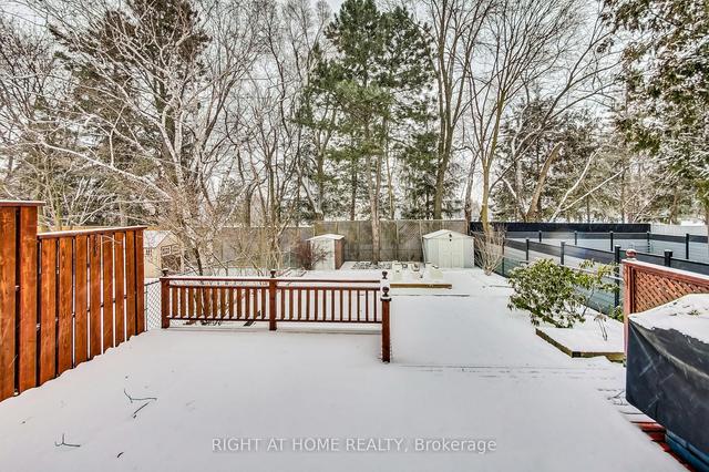 49 Harnworth Dr, House attached with 3 bedrooms, 2 bathrooms and 4 parking in Toronto ON | Image 27