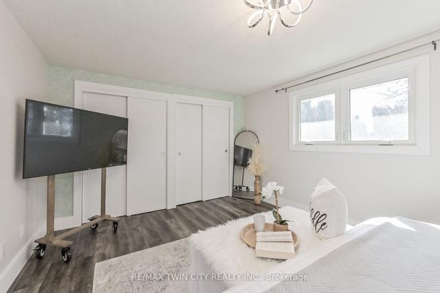63 Pinemeadow Cres, House detached with 3 bedrooms, 2 bathrooms and 3 parking in Waterloo ON | Image 24