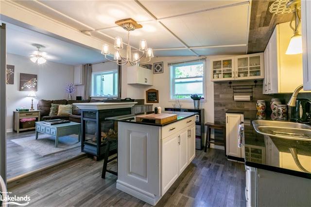 360 Muskoka Beach Road, House detached with 3 bedrooms, 1 bathrooms and 3 parking in Gravenhurst ON | Image 18