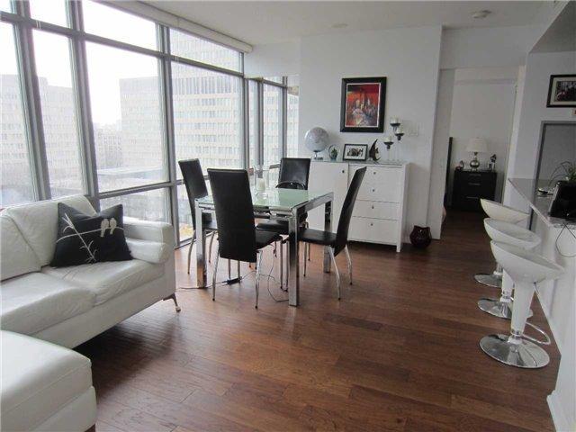 1002 - 37 Grosvenor St, Condo with 1 bedrooms, 1 bathrooms and 1 parking in Toronto ON | Image 1